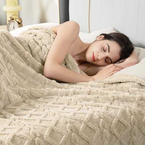 Cozy Fleece Throw Blanket by Aganear - Warm & Soft Comfort - Image 4