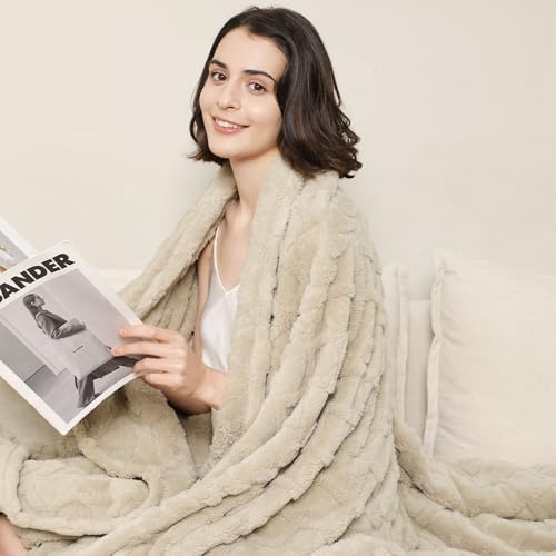 Cozy Fleece Throw Blanket by Aganear - Warm & Soft Comfort - DIY Builder's Hub